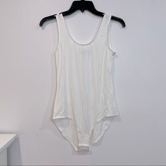 Gibson Basic Solid Soft Stretchy Sleeveless Tank Top Bodysuit Leotard in White - Picture 1 of 6